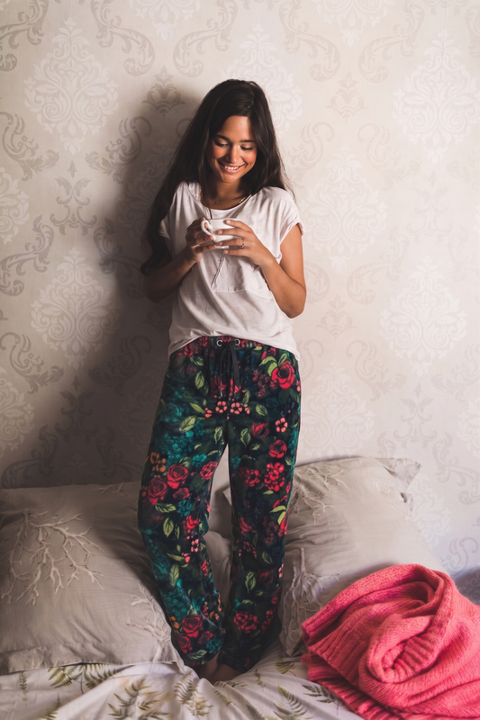 Pantalones de pijama de vellón floral, bota larga, diseño botánico, tiro de 30 pulgadas
