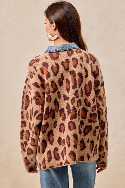 Seiden- & Spitzen-Shacket mit Leopardenmuster und Strickbesatz aus Denim